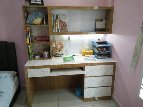 RT Furniture & Renovation - Study Table 022