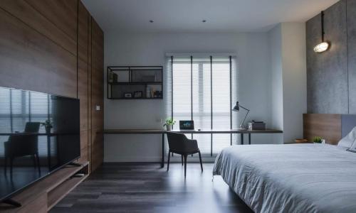 RT Furniture & Renovation - Study Table 019