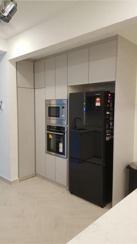 RT Furniture & Renovation - Kitchen Cabinet 006