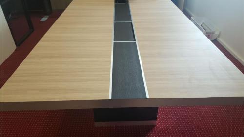 RT Furniture & Renovation - Office 002