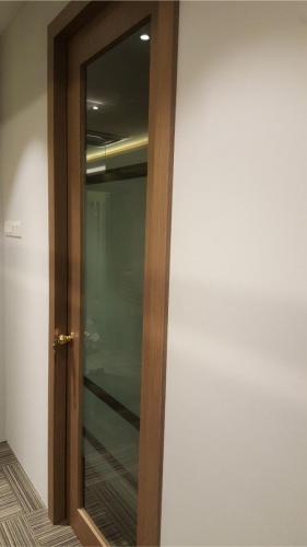 RT Furniture & Renovation - Office 037