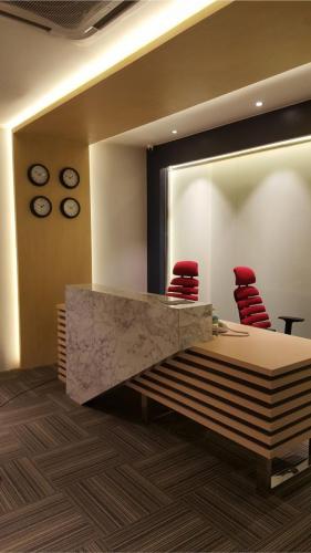 RT Furniture & Renovation - Office 032