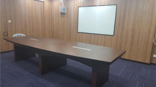 RT Furniture & Renovation - Office 013