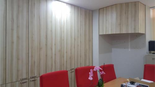 RT Furniture & Renovation - Office 005