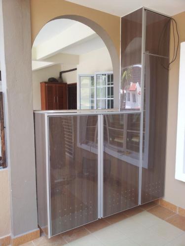 RT Furniture & Renovation - Shoe Rack 008