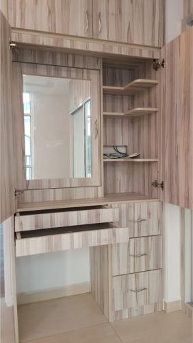 RT Furniture & Renovation - Wardrobe 007