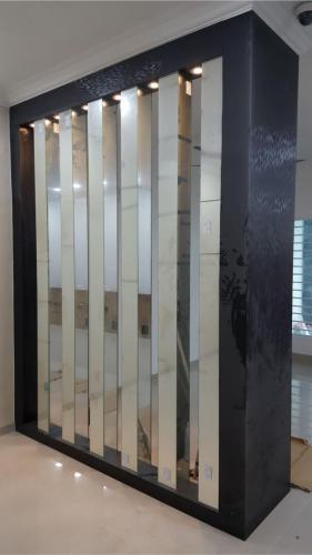 RT Furniture & Renovation - Wood Divider 010