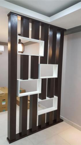 RT Furniture & Renovation - Wood Divider 008